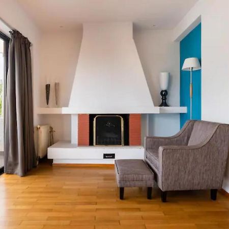 Βright Walled Designed Apt In Glyfada Center Athènes Extérieur photo