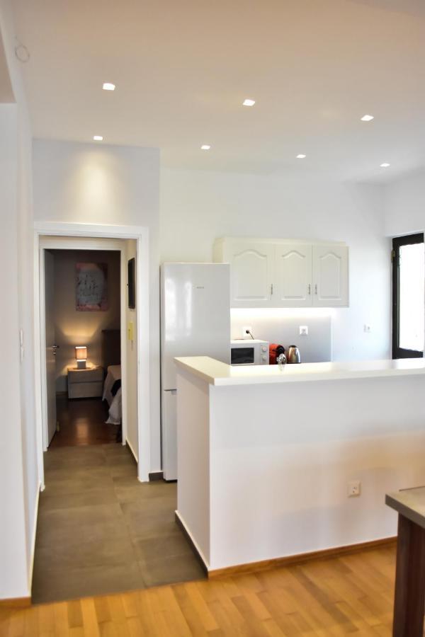 Βright Walled Designed Apt In Glyfada Center Athènes Extérieur photo