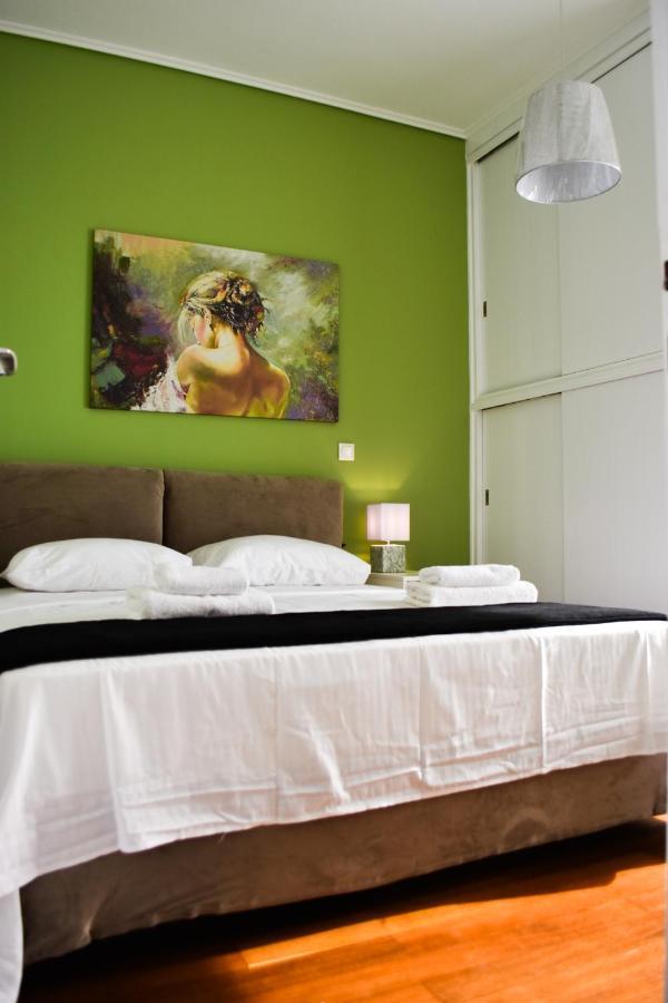 Βright Walled Designed Apt In Glyfada Center Athènes Extérieur photo
