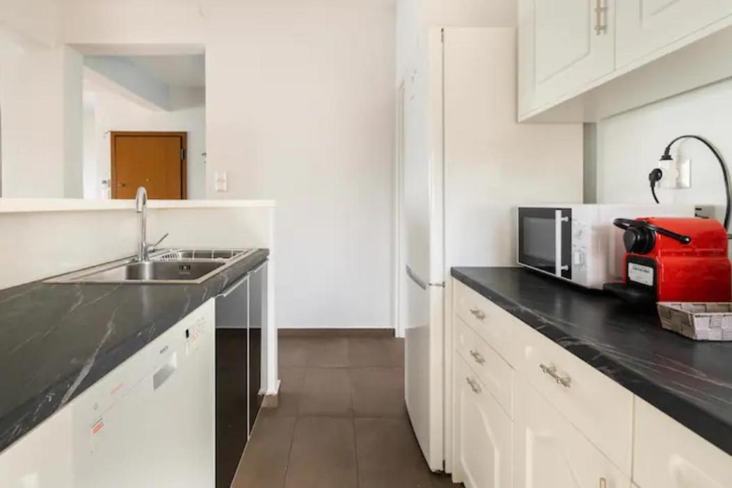 Βright Walled Designed Apt In Glyfada Center Athènes Extérieur photo