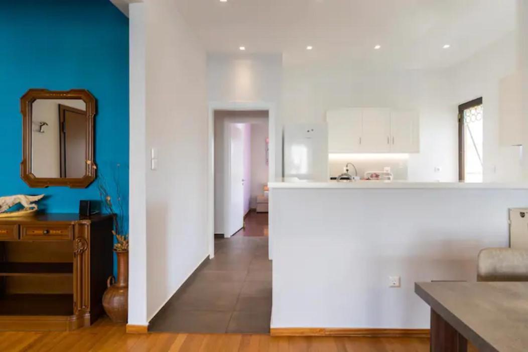 Βright Walled Designed Apt In Glyfada Center Athènes Extérieur photo